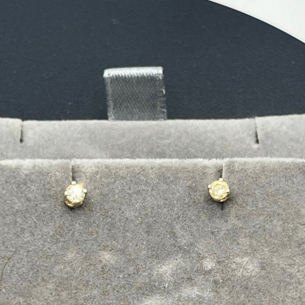 FT 14k Yellow Gold Marked Natural Round Diamond Stud Earrings .70 grams